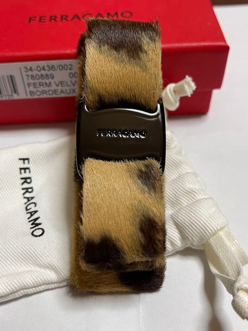 新品未使用　FERRAGAMO FERM VELVET バレッタ レオパード