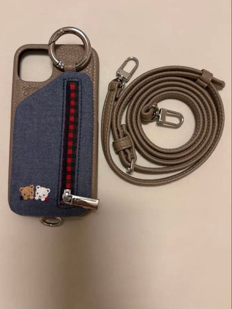 ajew iPhone13 ファミリア