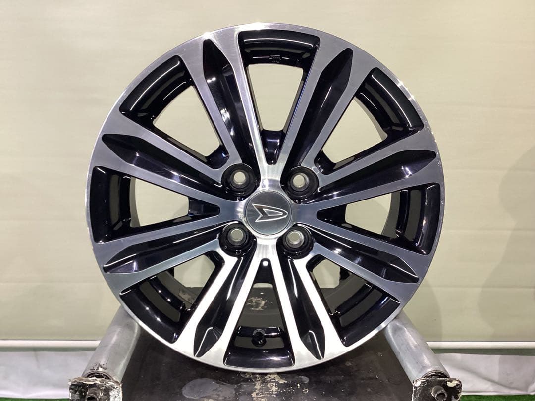 Y267[送料無料] ダイハツ　タント　サイズ　15X4.5J