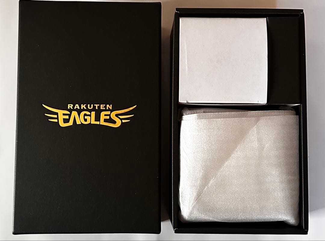 楽天イーグルス 黒川史陽選手　直筆サイン入りボール ケース　飾り台付　新品