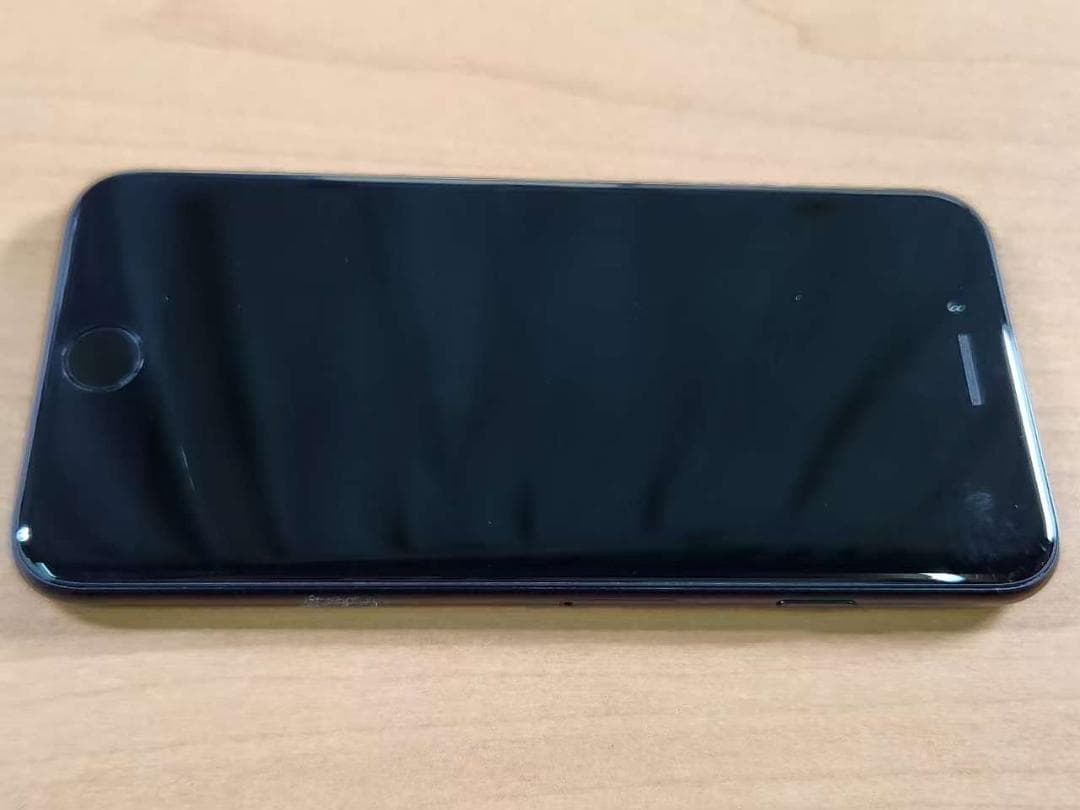 020500H iPhone SE 第2世代A2296 64GB 最大容量82%