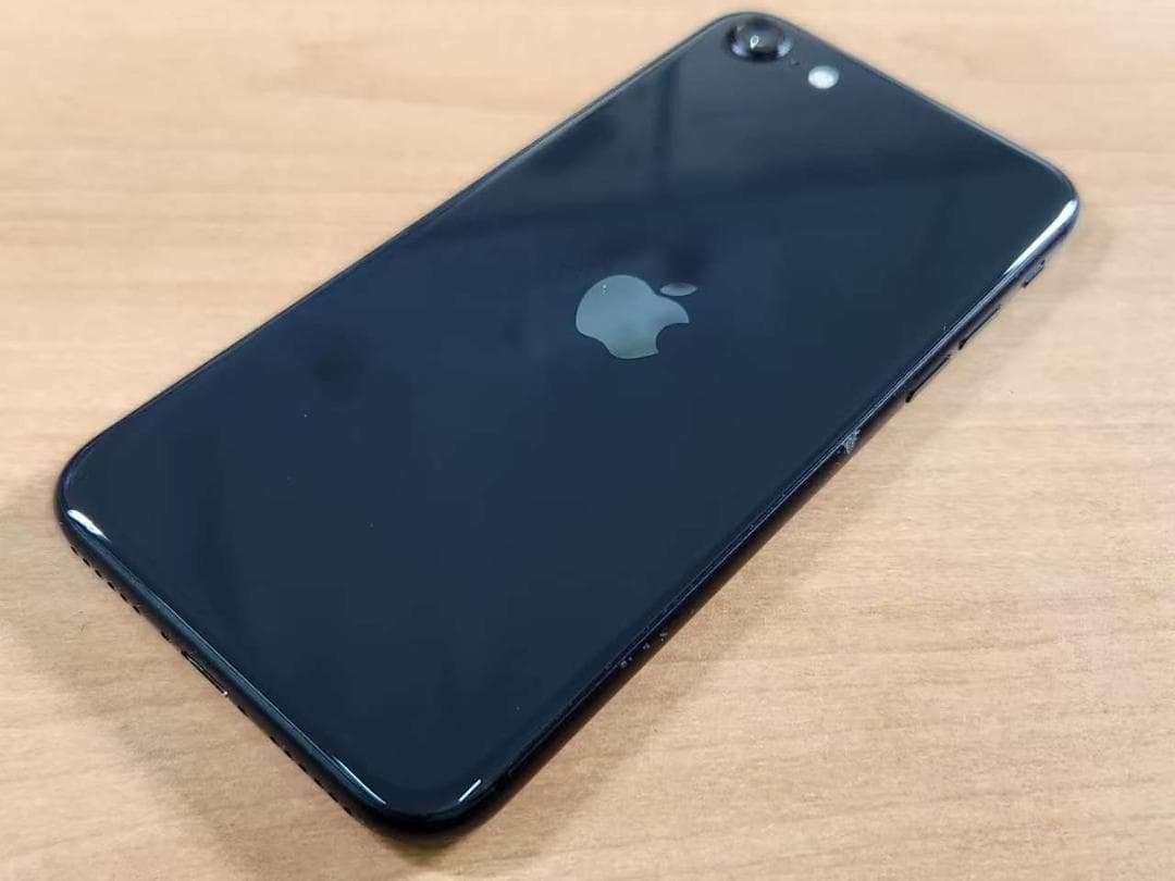 020500H iPhone SE 第2世代A2296 64GB 最大容量82%