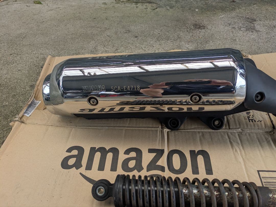 値下げ ヤマハマジェスティ125純正マフラーと後輪サスのセット