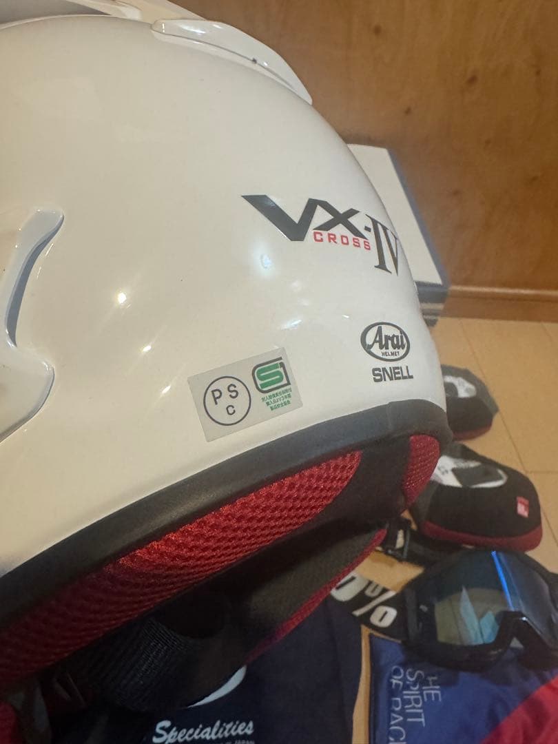 Arai V-CROSS 4 Vクロス4 サイズL 中古