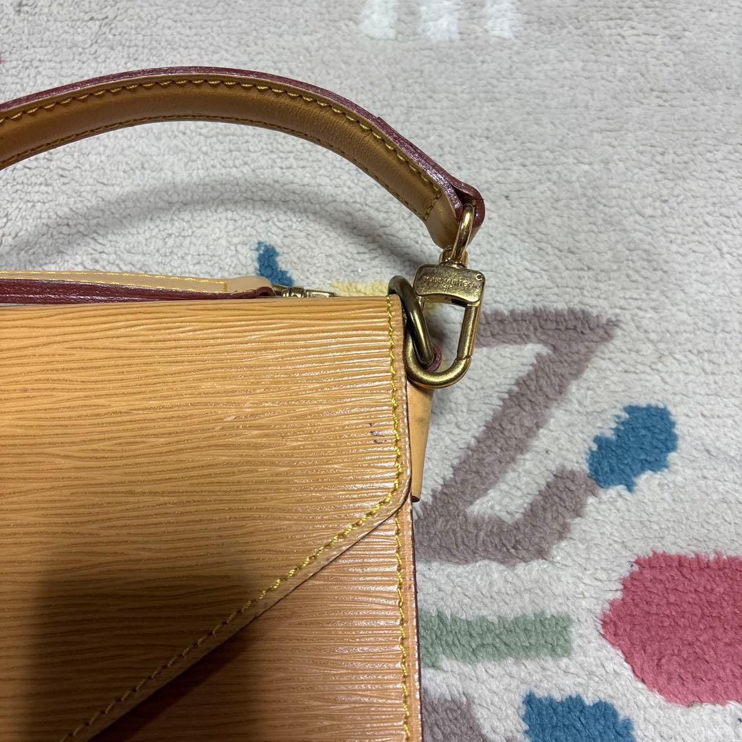 Louis Vuitton エピレザー ショルダーバッグ