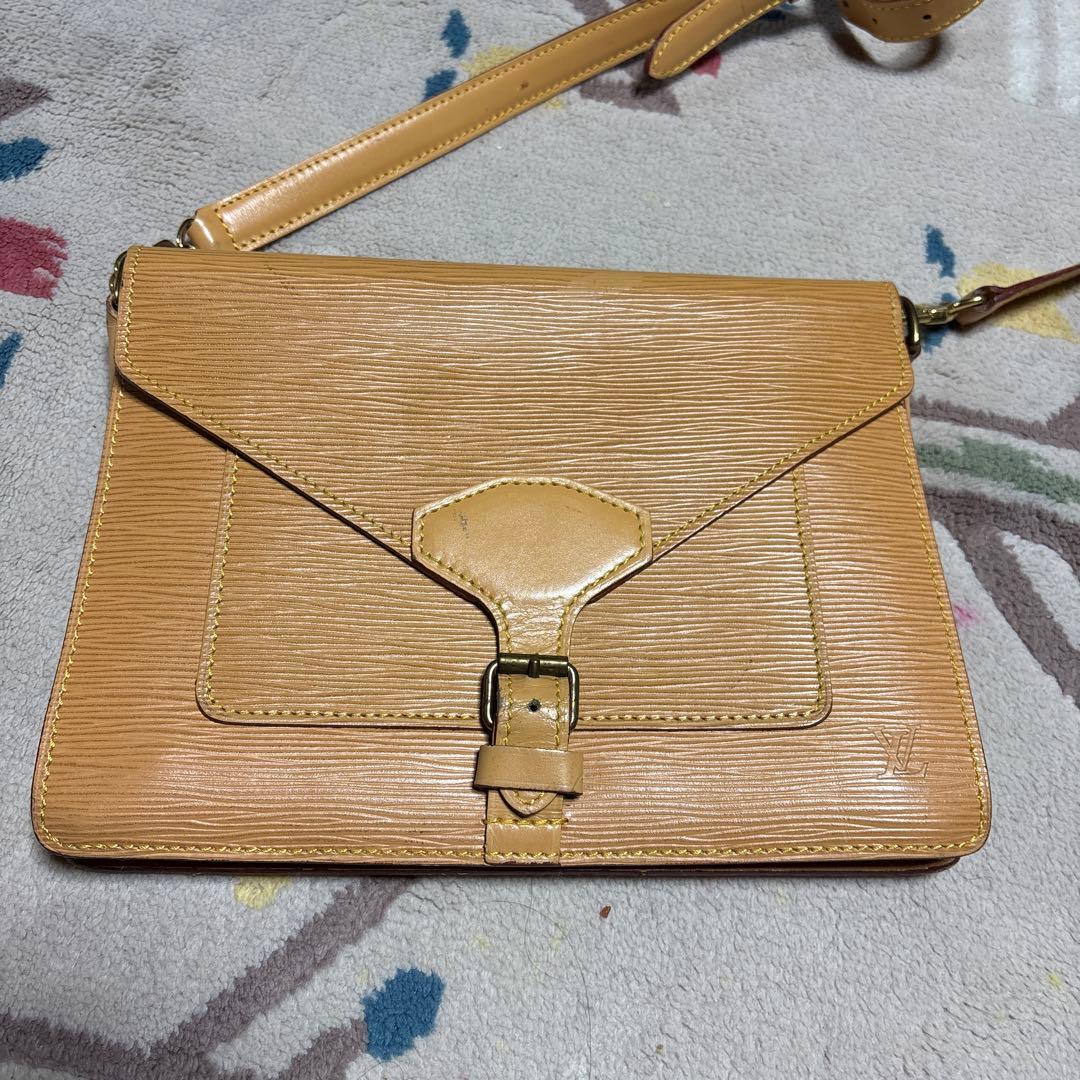 Louis Vuitton エピレザー ショルダーバッグ