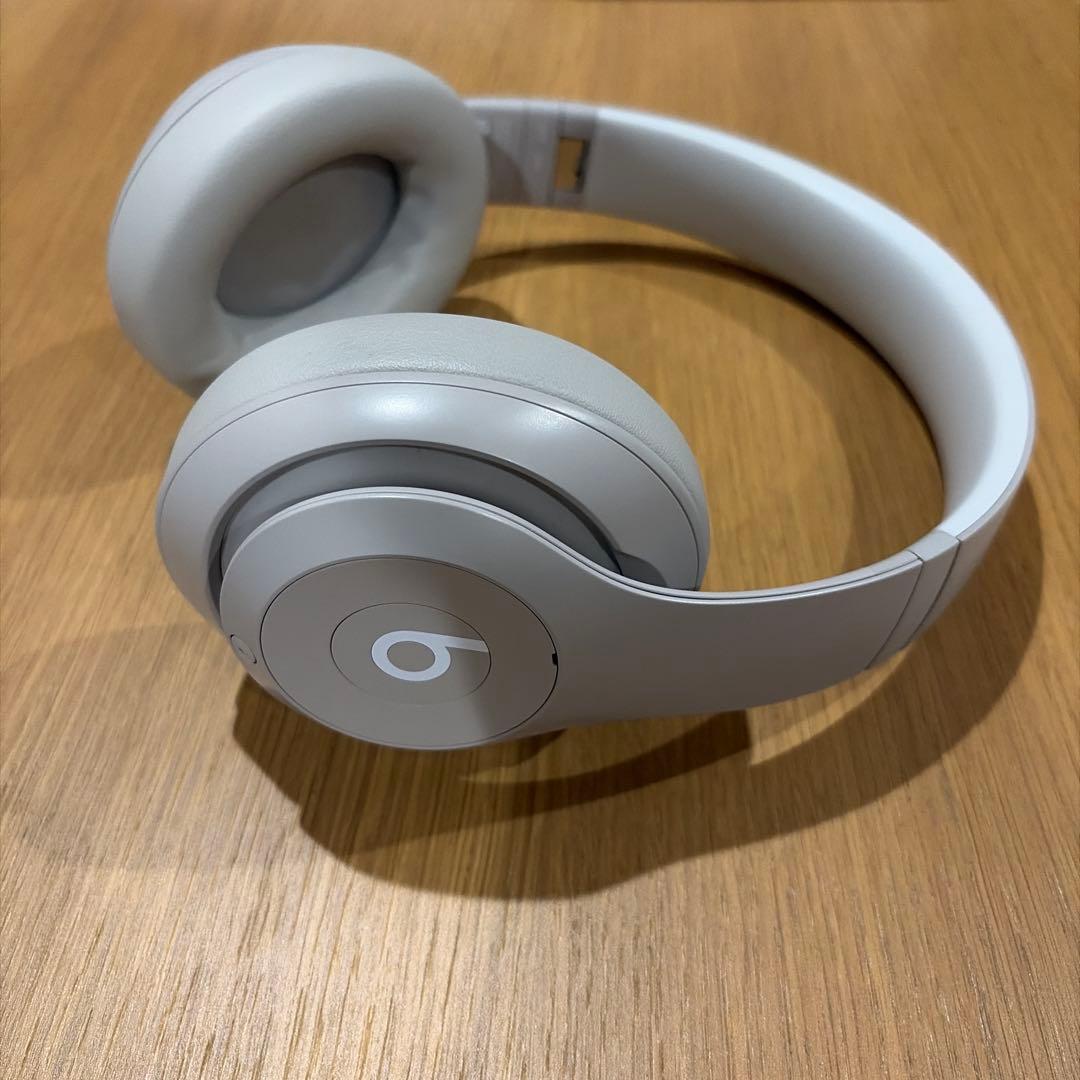 Beats Studio Pro サンドストーン