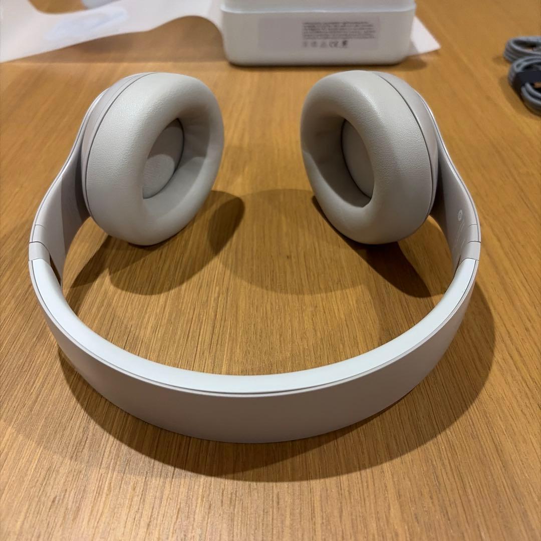Beats Studio Pro サンドストーン