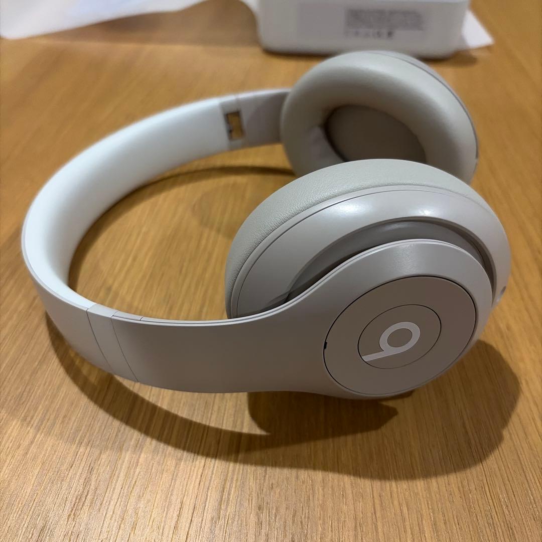 Beats Studio Pro サンドストーン