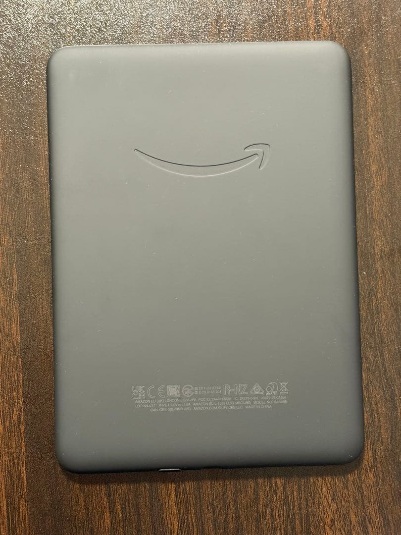 Kindle Paperwhite 第12世代 16GB 純正カバー付