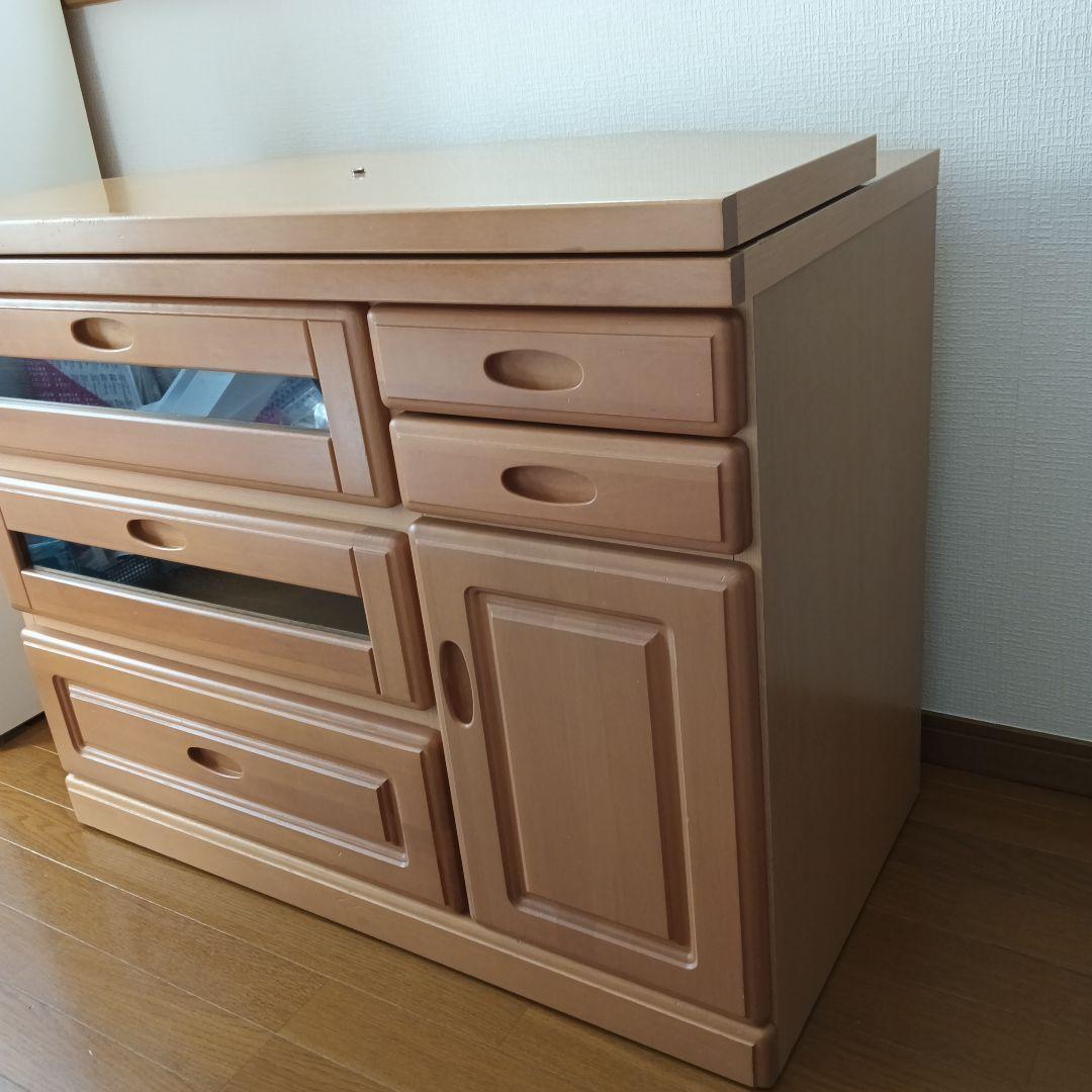 テレビ台　キャスター付