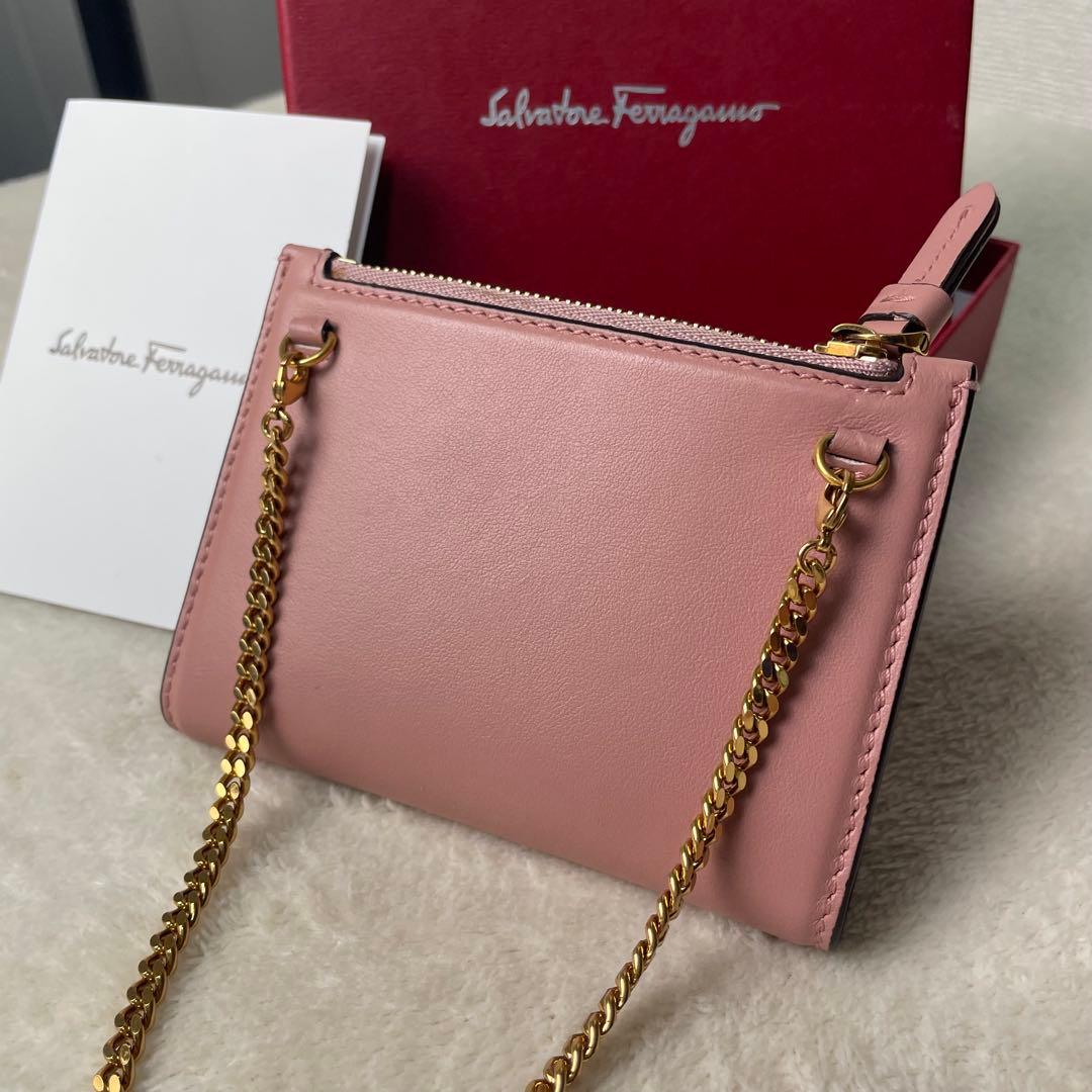 B*r様 極美品 Ferragamo フェラガモ チェーンウォレット 折財布 2