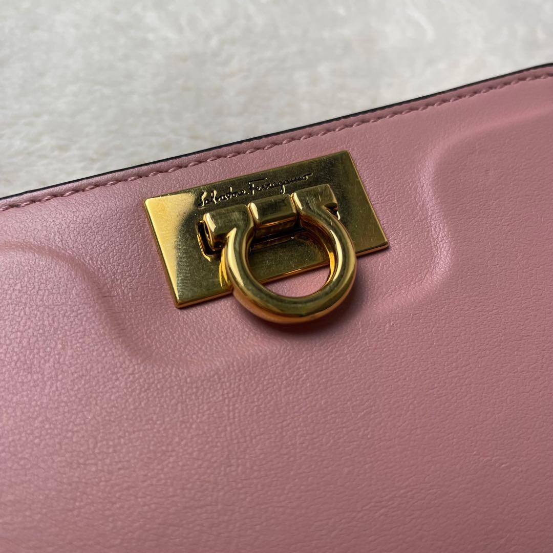 B*r様 極美品 Ferragamo フェラガモ チェーンウォレット 折財布 2