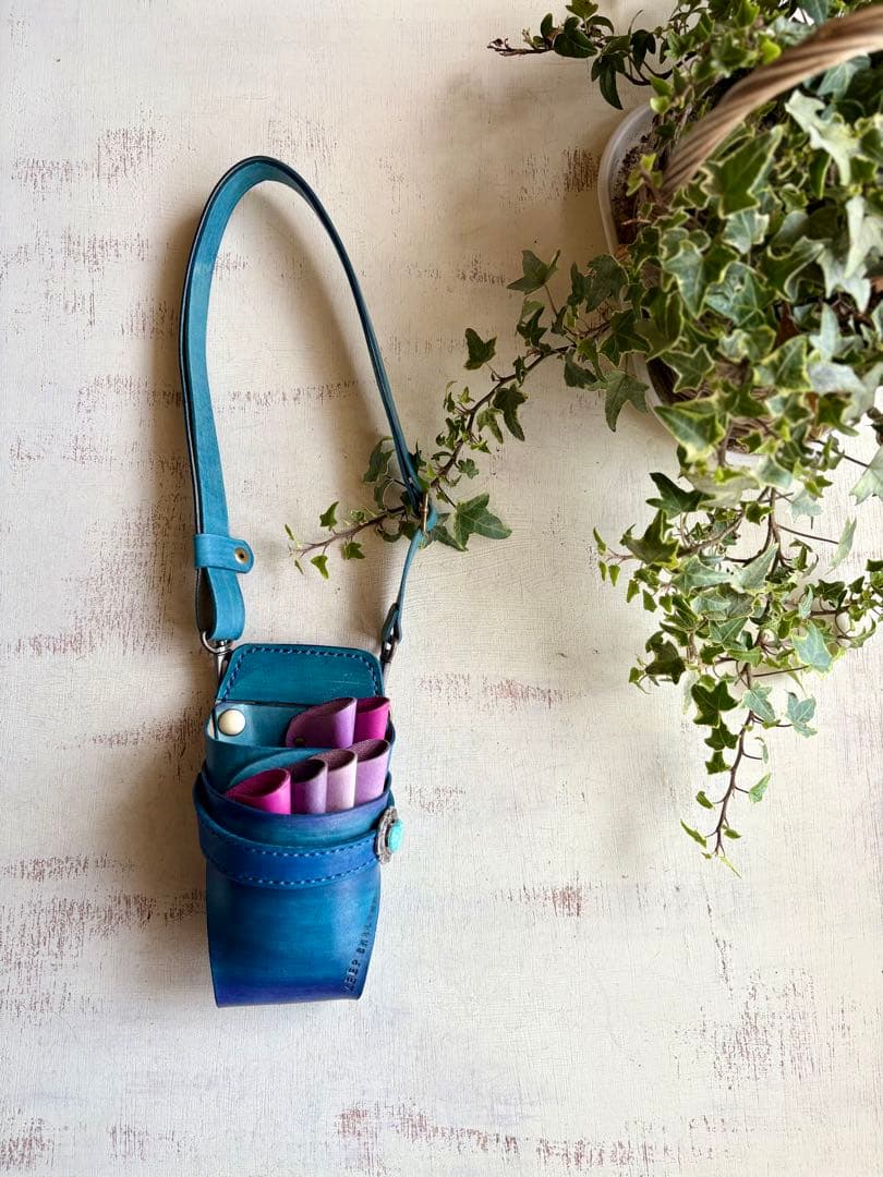 手染めブルーグラデのシザーケース