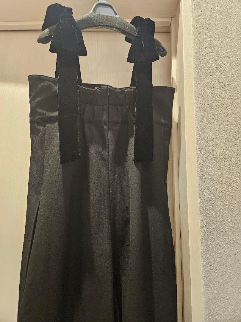 シーニュ　リボンショルダーオールインワン　ブラック　cygne