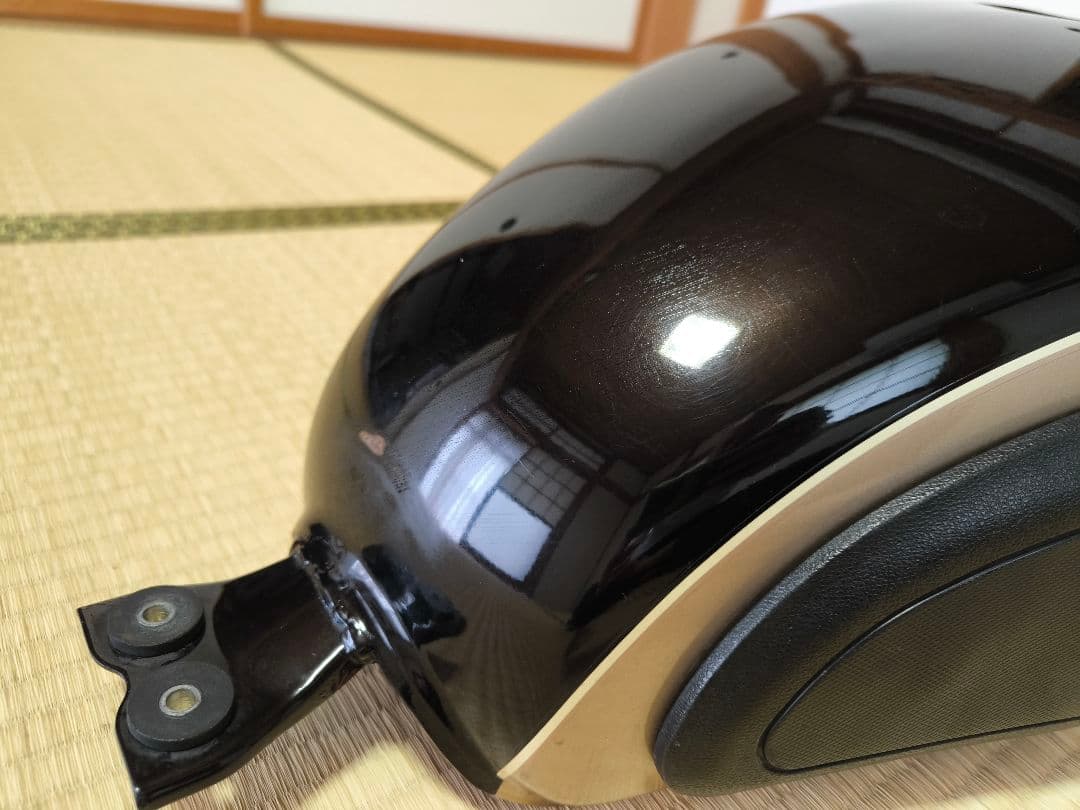 w650 純正タンク　Kawasaki タンク 黒　ベージュ