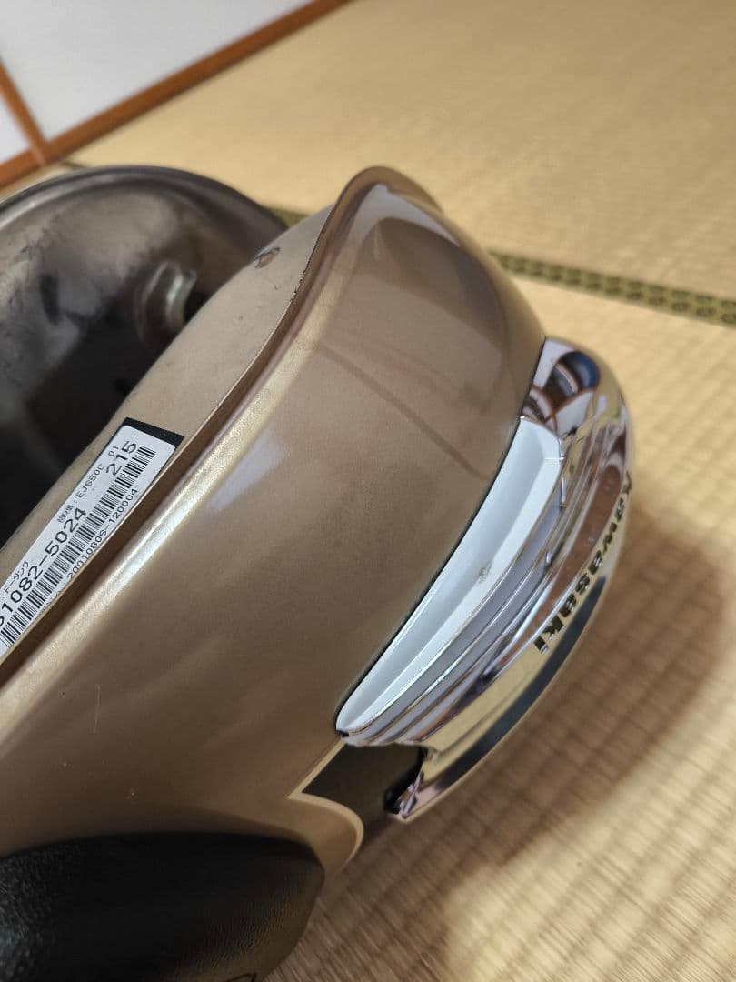 w650 純正タンク　Kawasaki タンク 黒　ベージュ