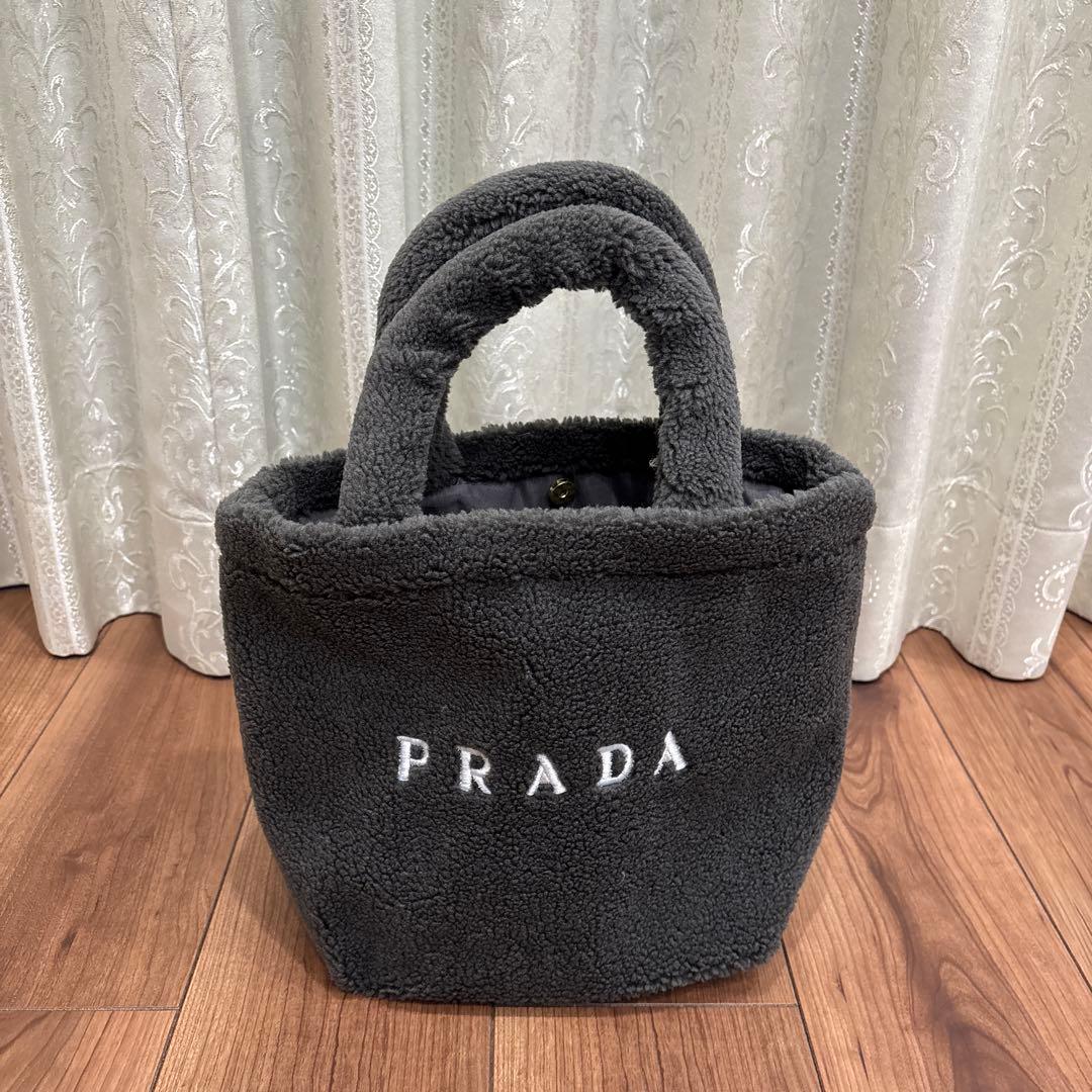 PRADA ノベルティトートバッグ　グレー