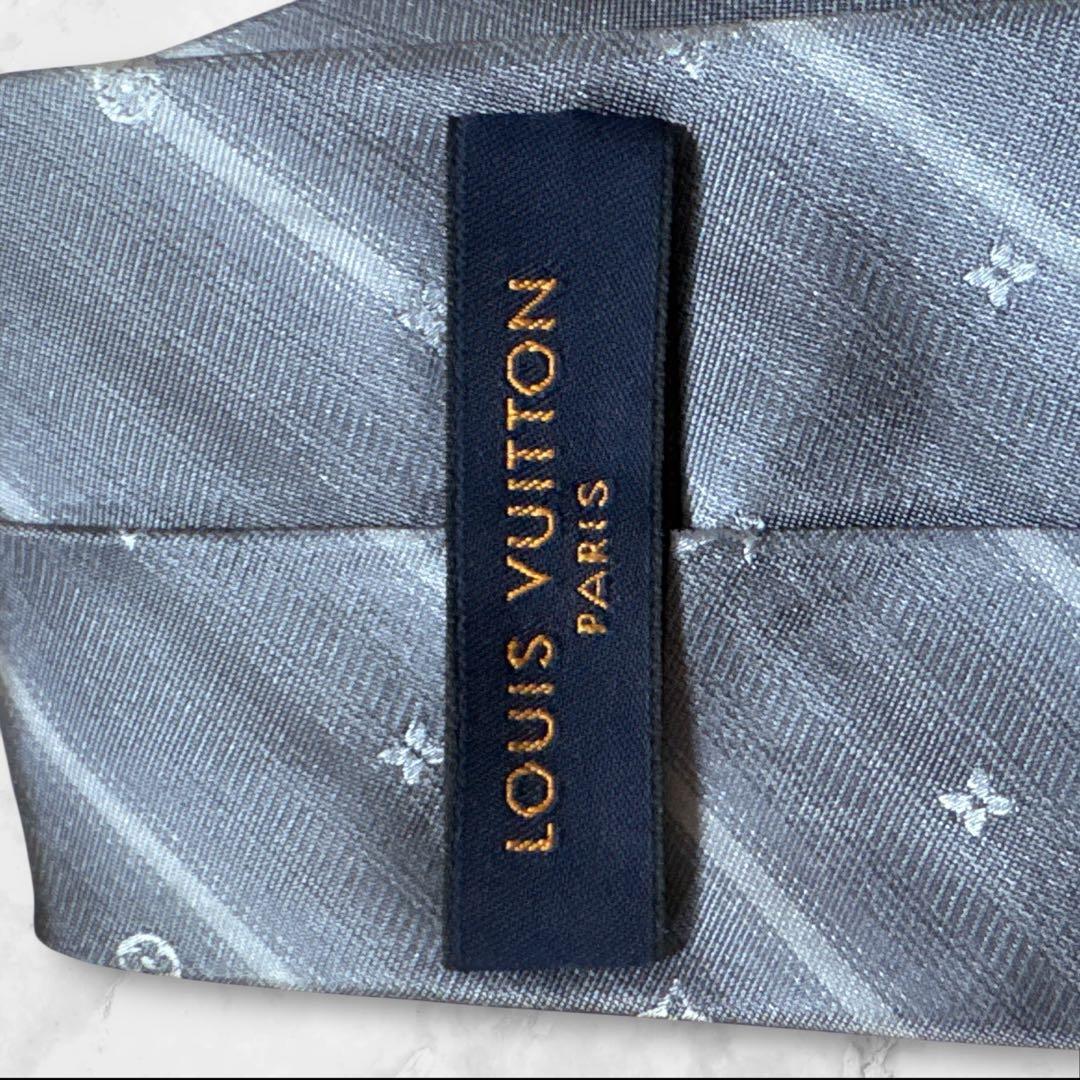 やまさんおまとめ依頼【訳あり】ヴィトングレー ネクタイ　と　バーバリーネクタイ