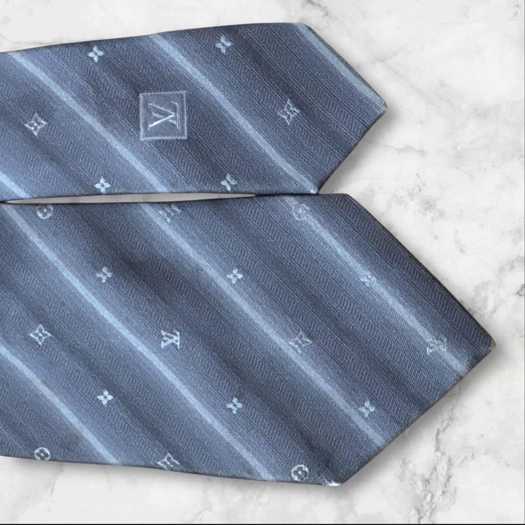 やまさんおまとめ依頼【訳あり】ヴィトングレー ネクタイ　と　バーバリーネクタイ