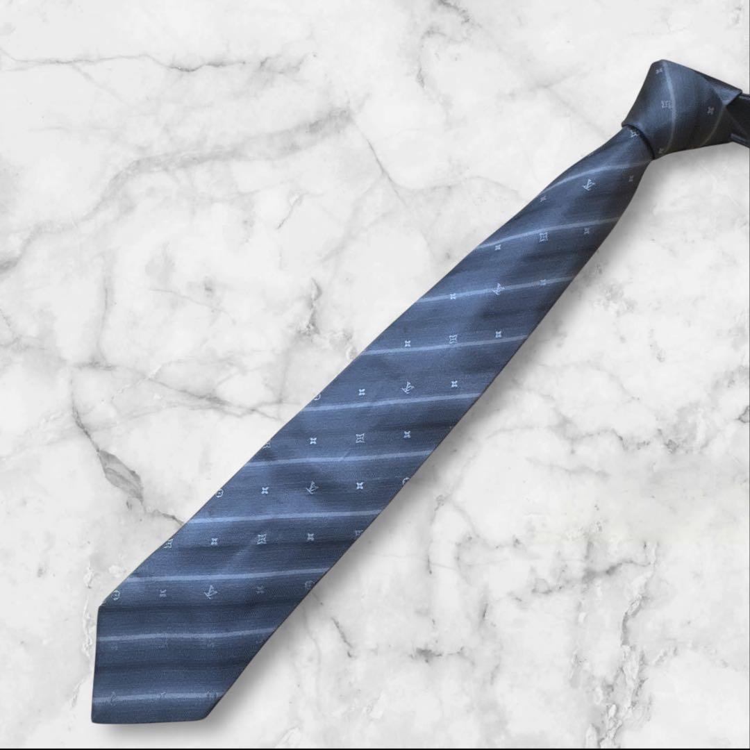 やまさんおまとめ依頼【訳あり】ヴィトングレー ネクタイ　と　バーバリーネクタイ