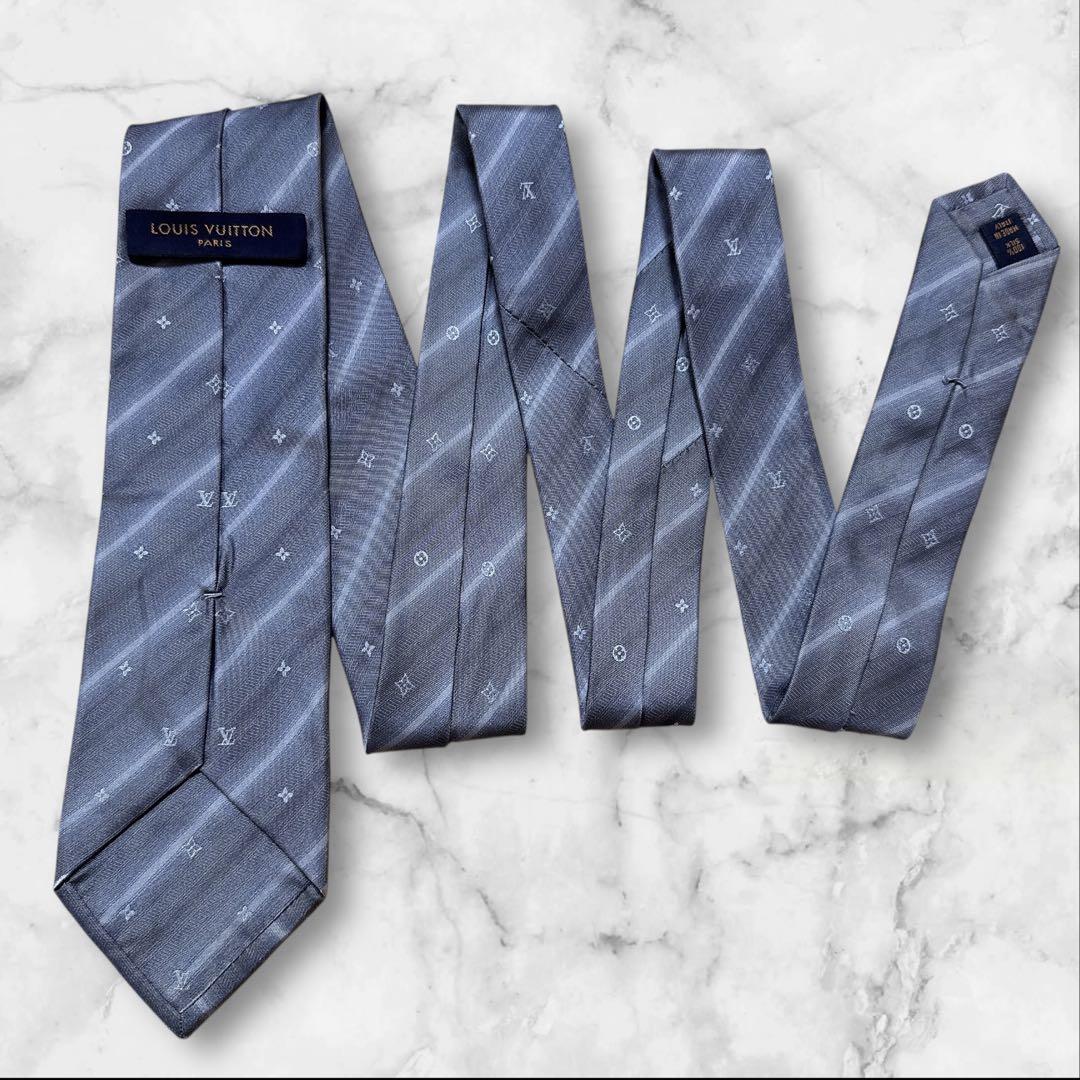 やまさんおまとめ依頼【訳あり】ヴィトングレー ネクタイ　と　バーバリーネクタイ