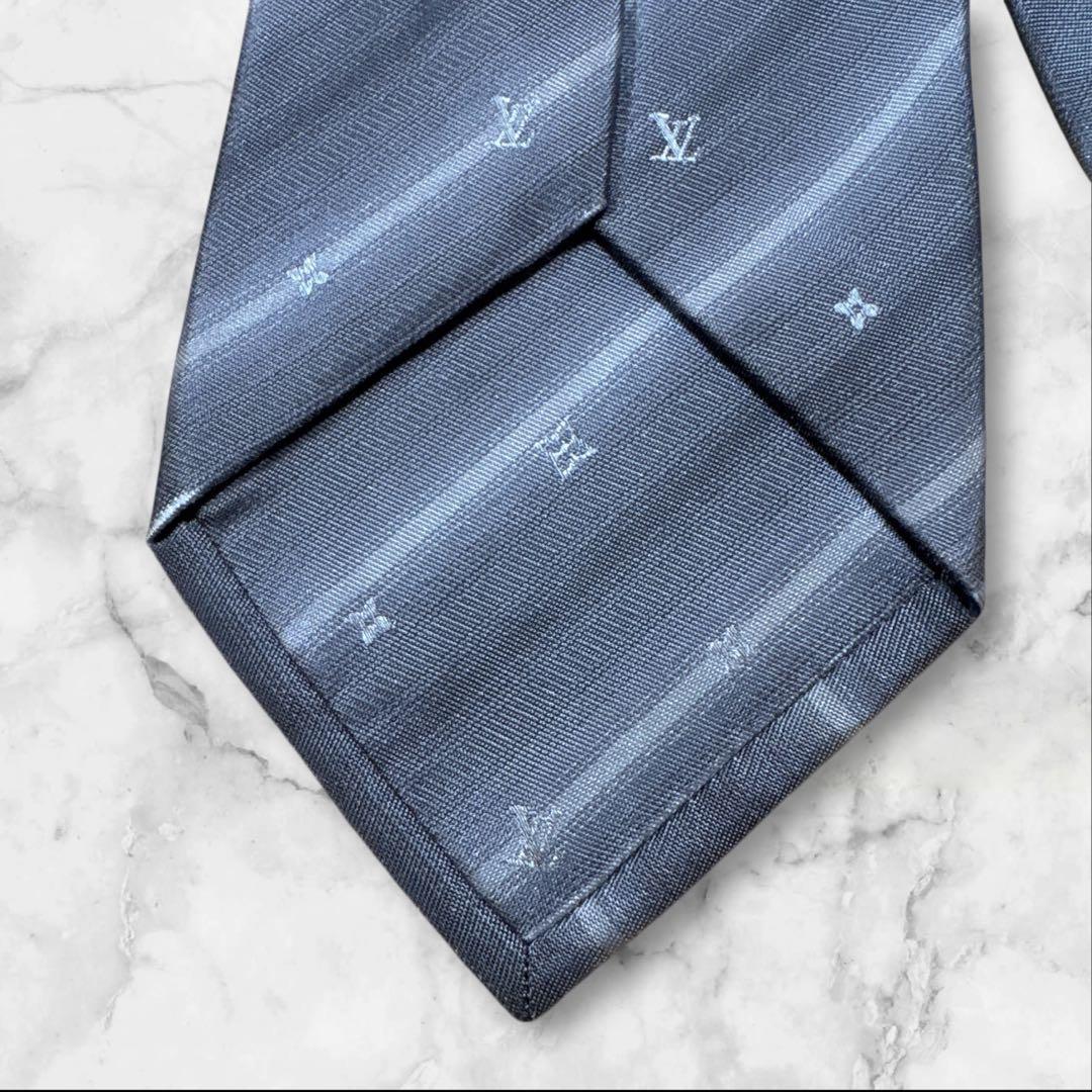 やまさんおまとめ依頼【訳あり】ヴィトングレー ネクタイ　と　バーバリーネクタイ