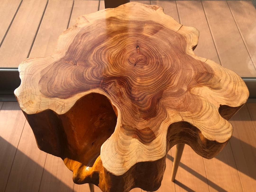 切り株　コーヒーテーブル　ゴールド色アイアン脚