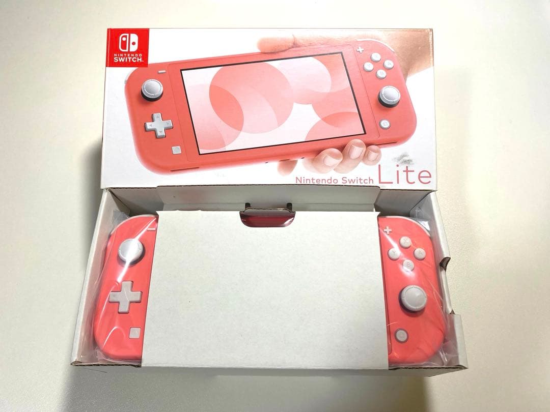 Nintendo Switch Lite コーラル　本体　ケース&ソフト付き
