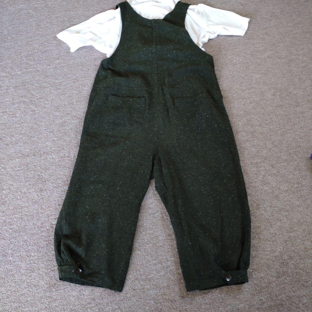 黒いニット風サロペット&スカート