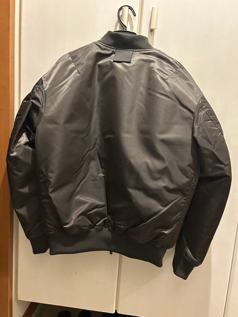 ハイブリッドダウンオーバーサイズMA-1 UNIQLO