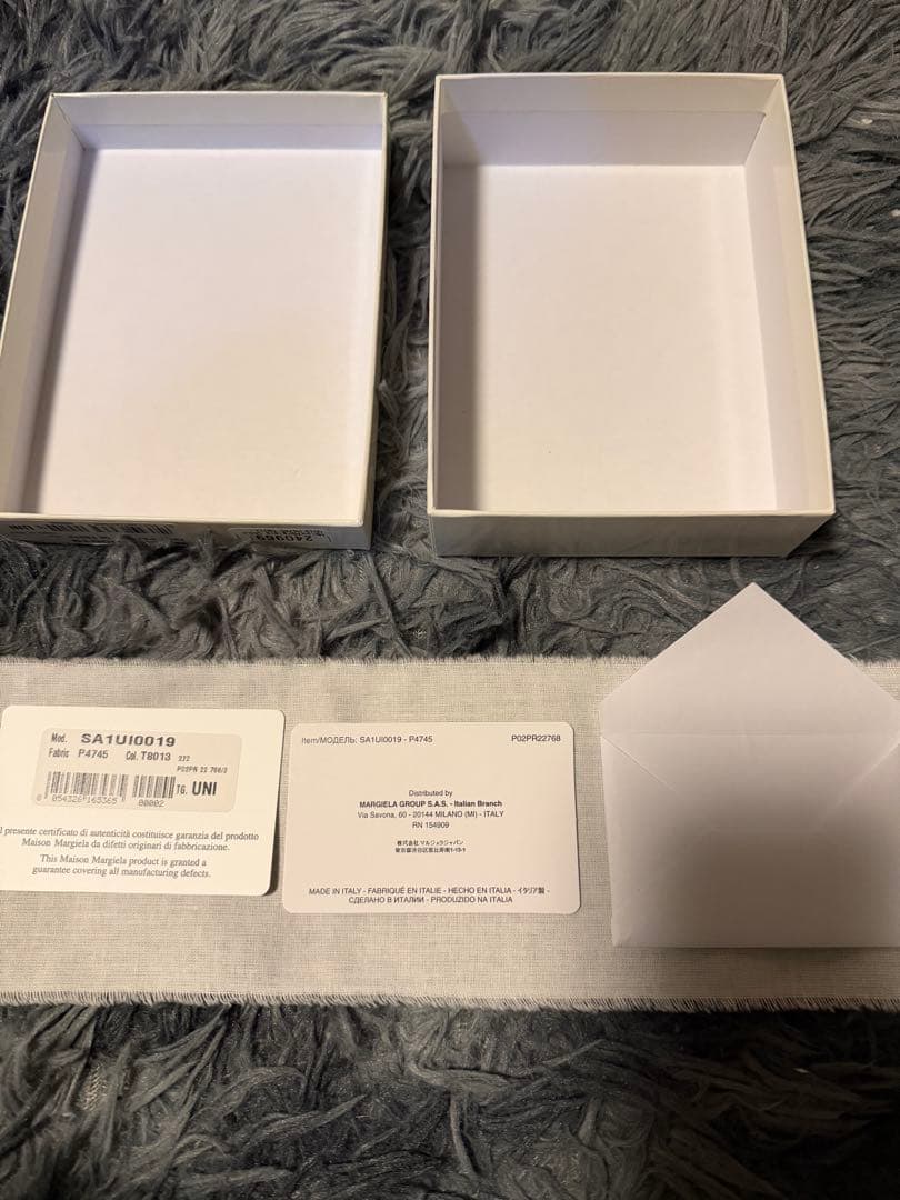 メゾン　マルジェラ　ブラックレザー 二つ折り財布