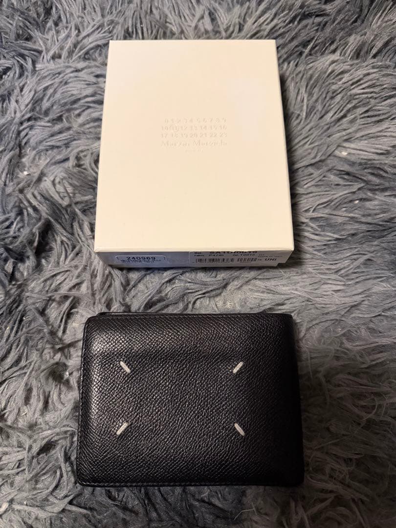 メゾン　マルジェラ　ブラックレザー 二つ折り財布