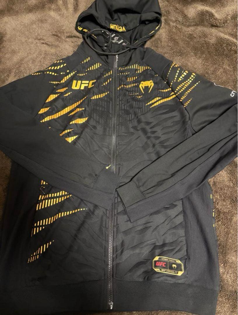 UFC公式　VENUM UFC チャンピオンジャージ