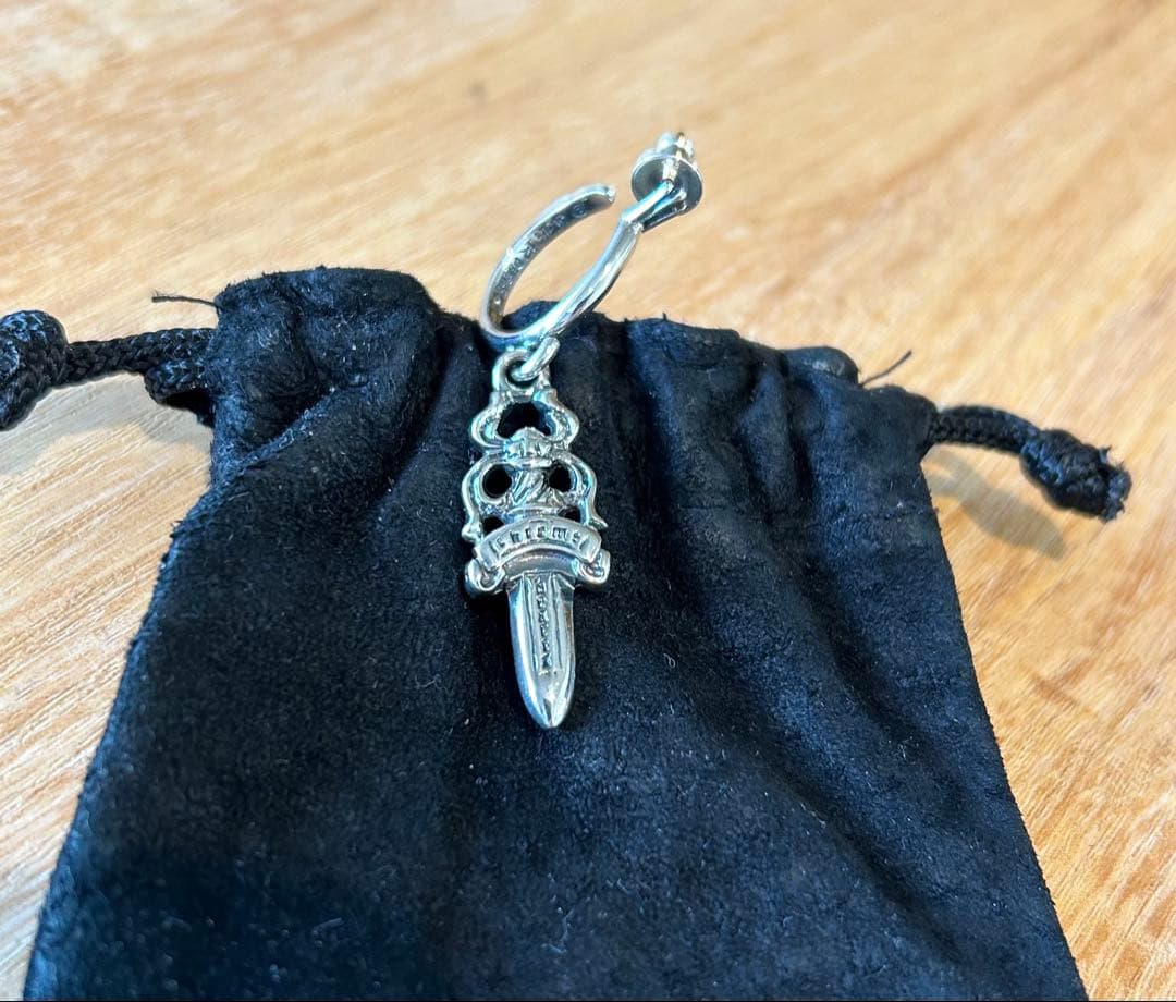 クロムハーツ ダガーフープピアス(片耳)