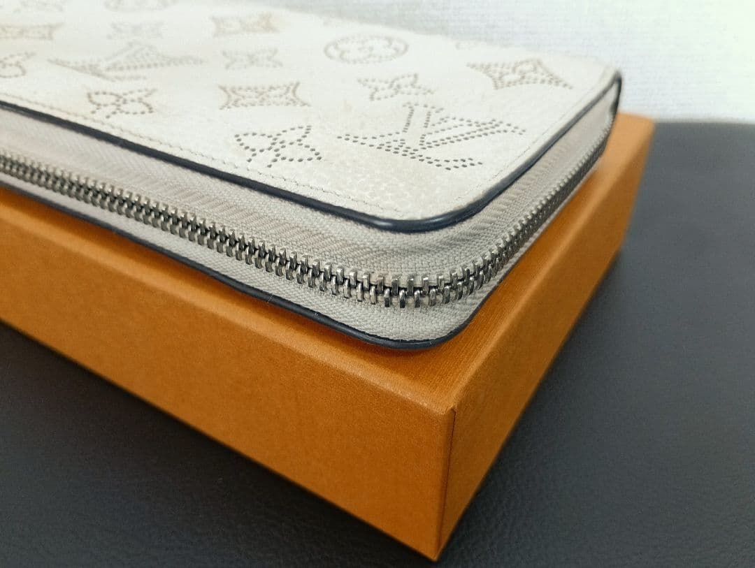 LOUIS VUITTON ルイヴィトン マヒナ ジッピー ガレ