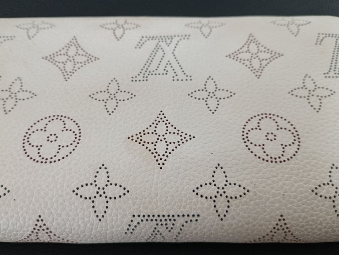 LOUIS VUITTON ルイヴィトン マヒナ ジッピー ガレ