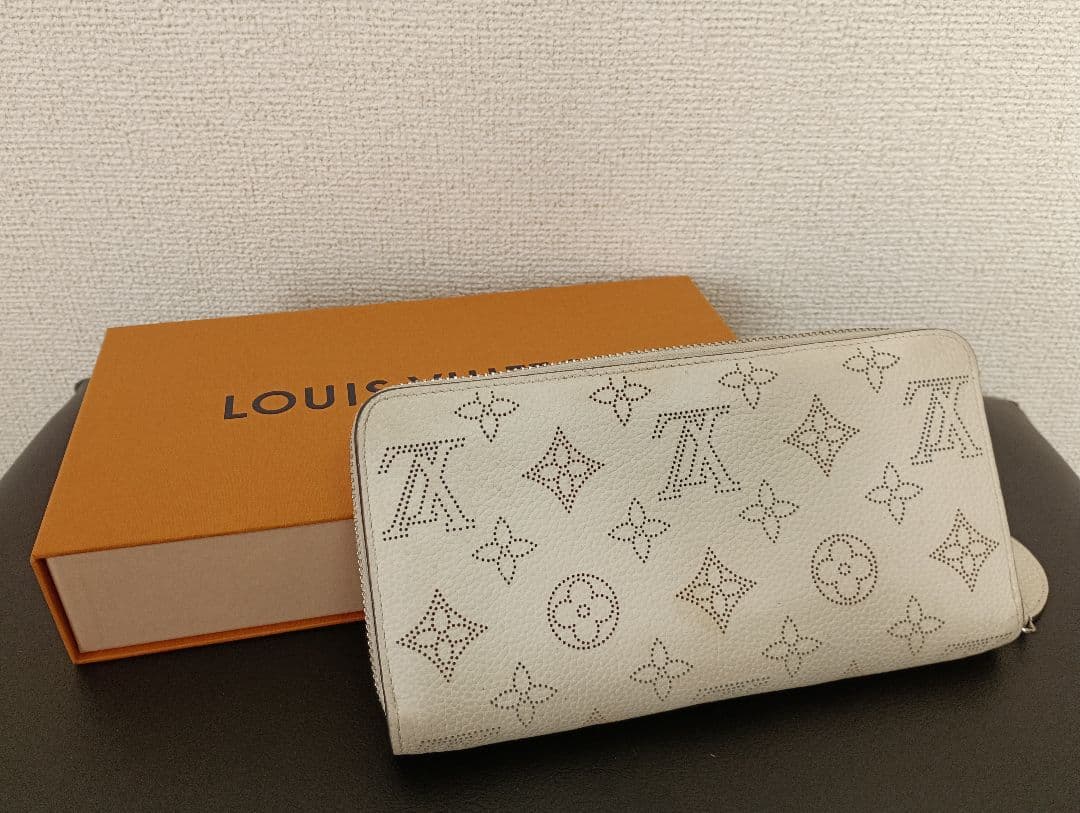 LOUIS VUITTON ルイヴィトン マヒナ ジッピー ガレ