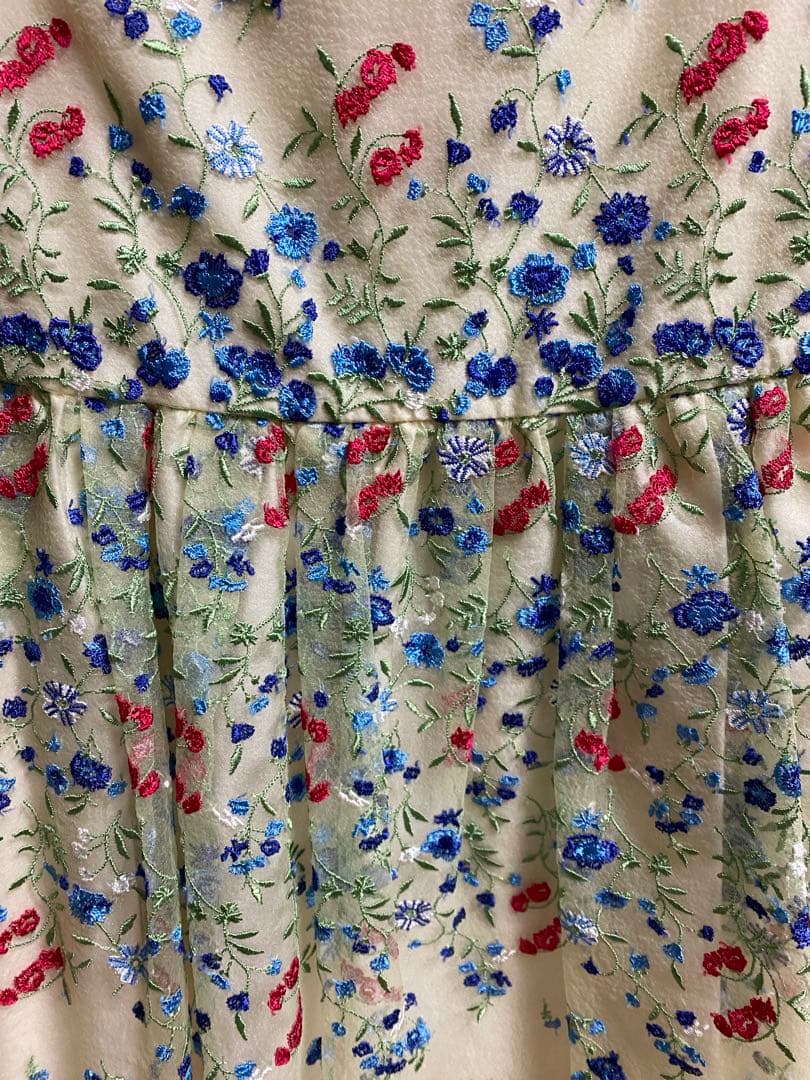 トッカ　tocca 刺繍ドレス120センチ