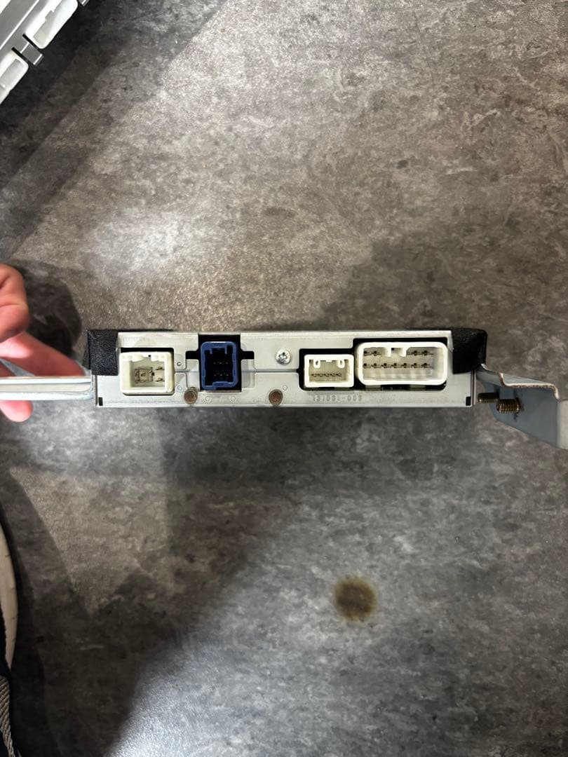 30セルシオ後期　純正　アンプ　マークレビンソン　ジャンク86280-0W250