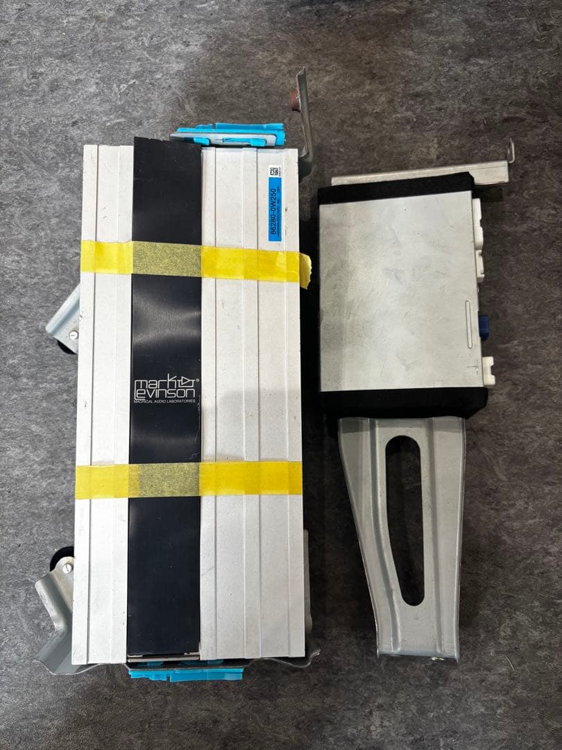 30セルシオ後期　純正　アンプ　マークレビンソン　ジャンク86280-0W250