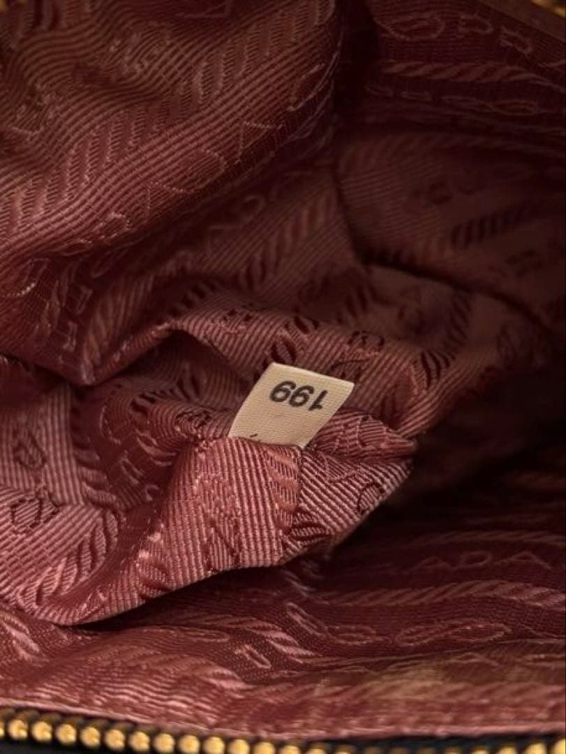 プラダ PRADAリボンポーチ