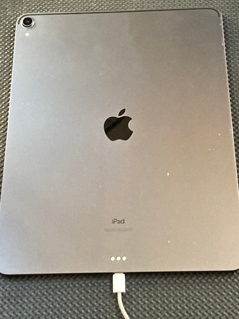 iPad Pro 12.9インチ 第3世代 512GB ジャンク 画面割れ黒シミ