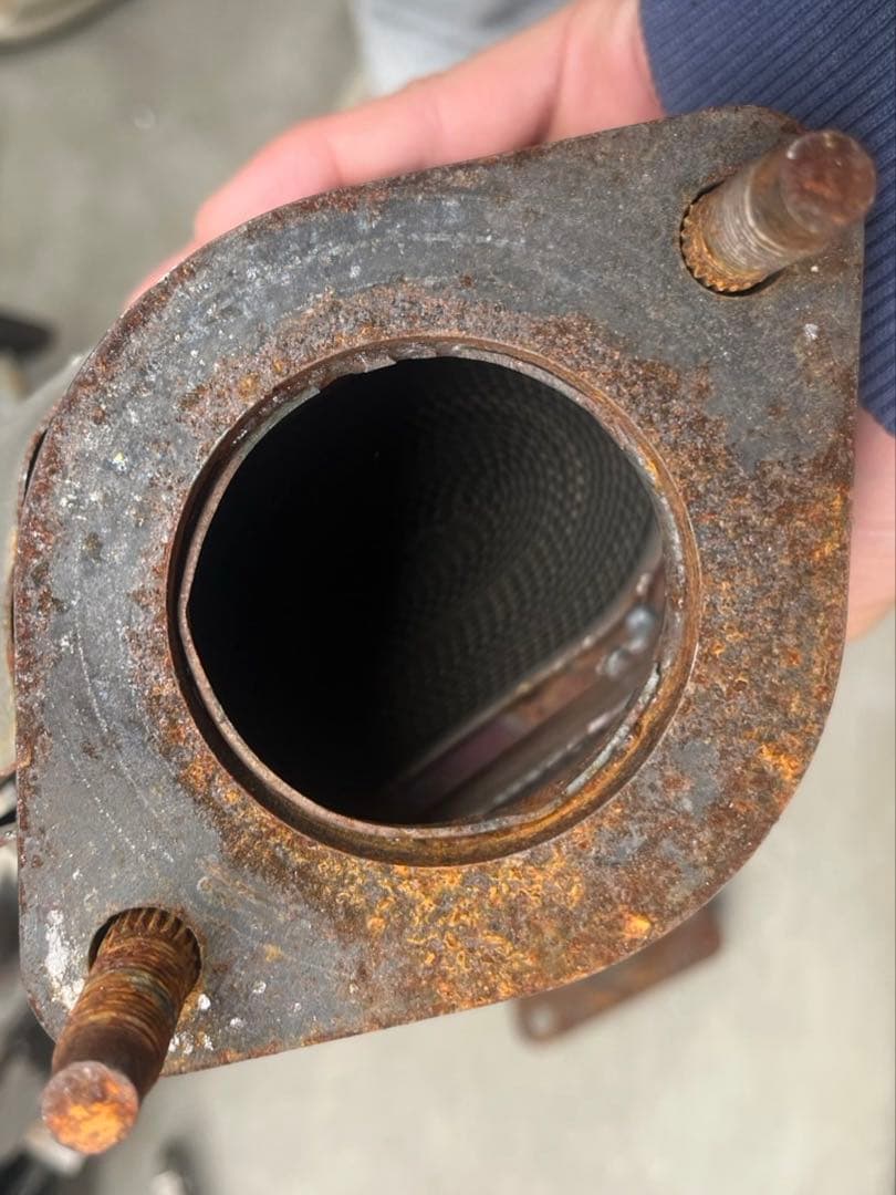 Y51フーガ　純正触媒