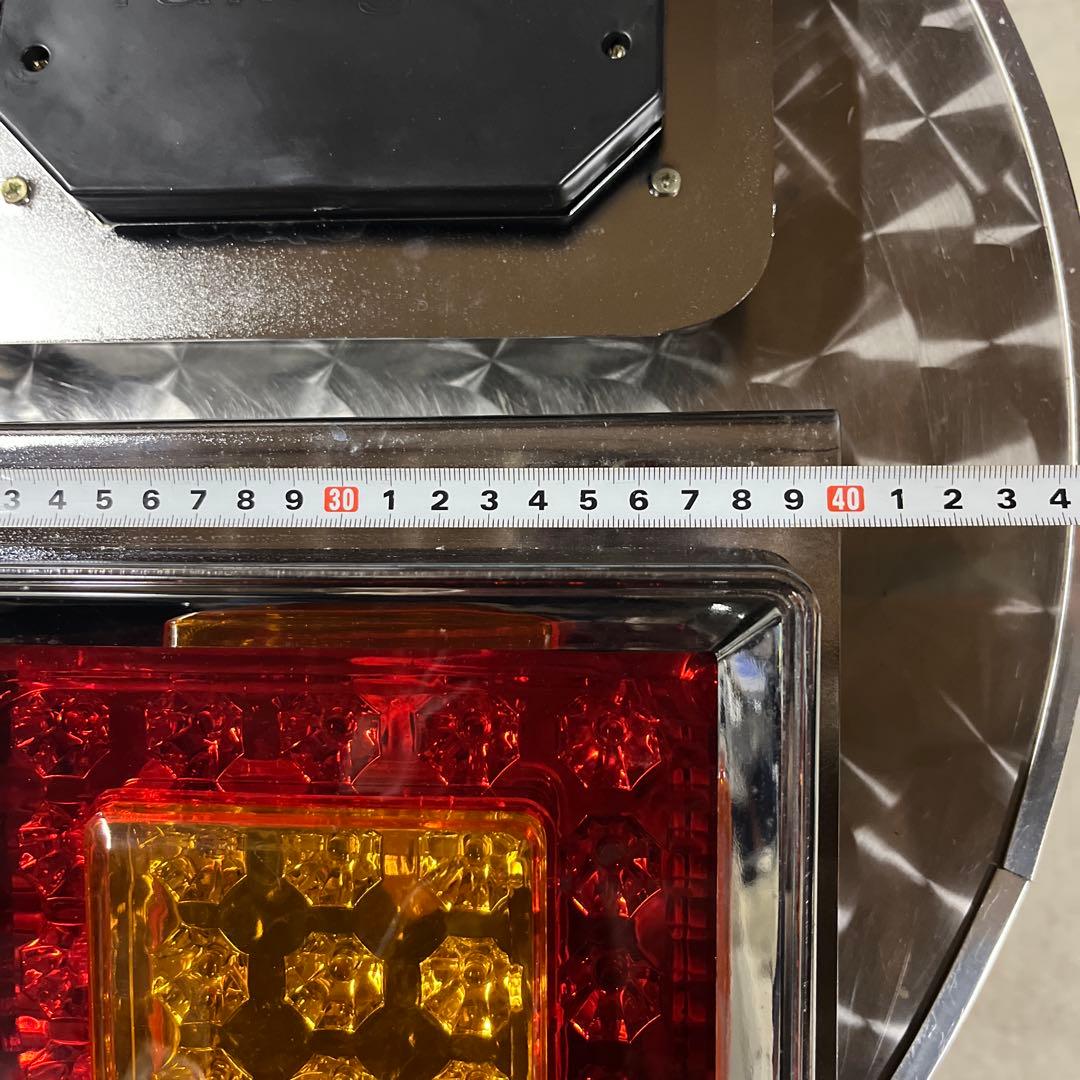 [最終値下げ]24V用LED角2連トラックテールランプ