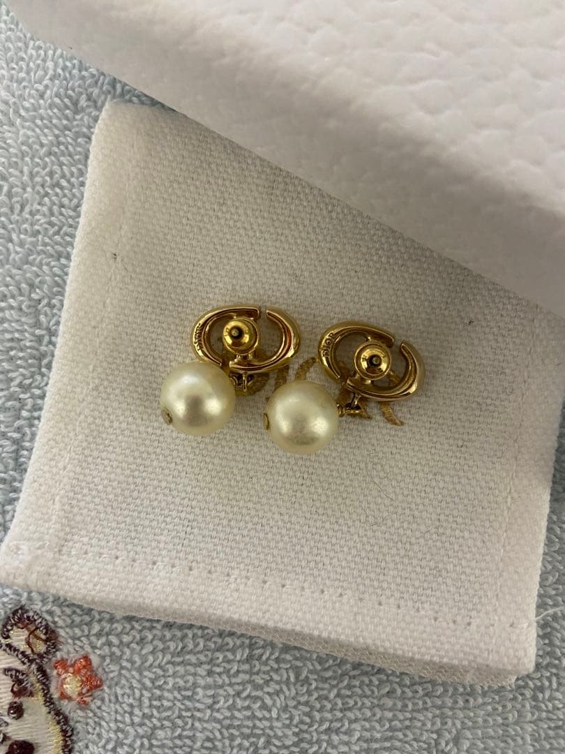 【未使用に近い】CD Navy ピアス