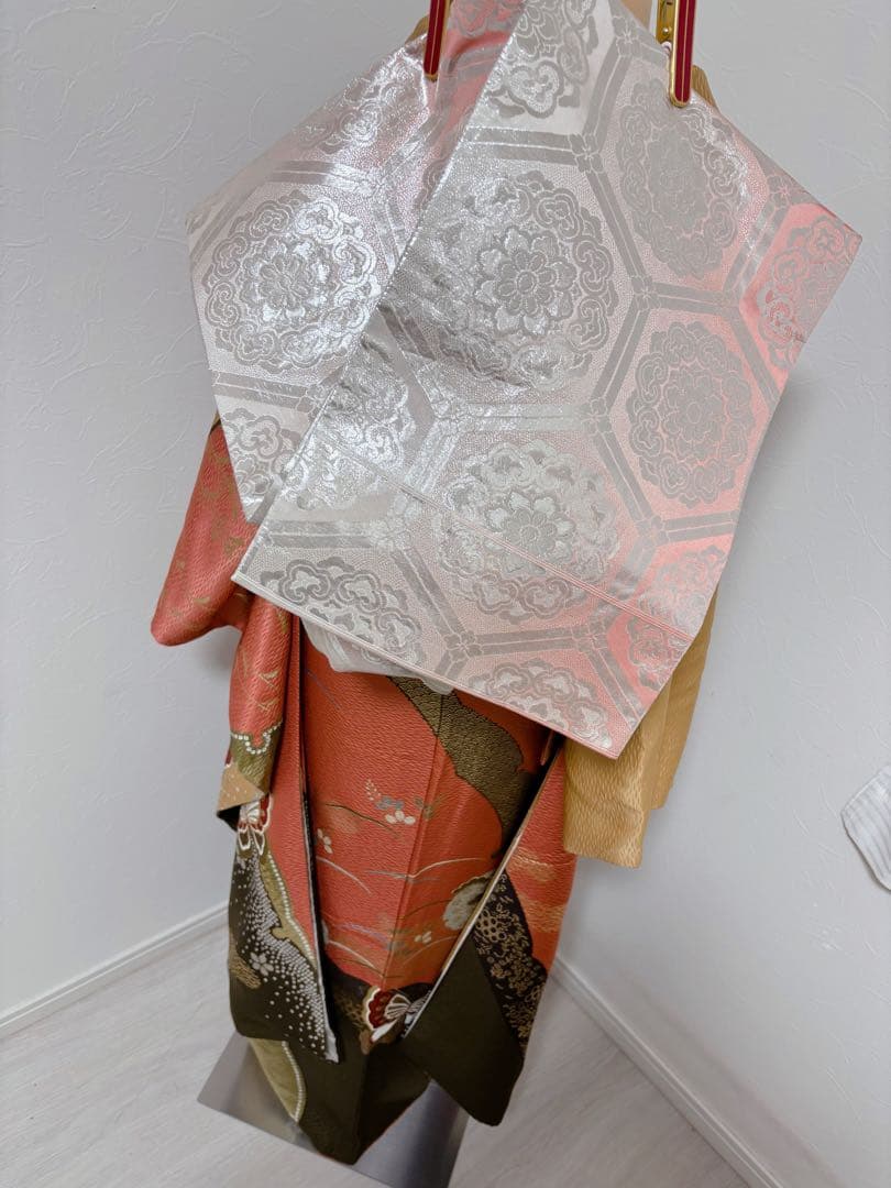 正絹振袖フルセット　豪華金彩　縁起柄金色 オレンジ 蝶模様　成人式