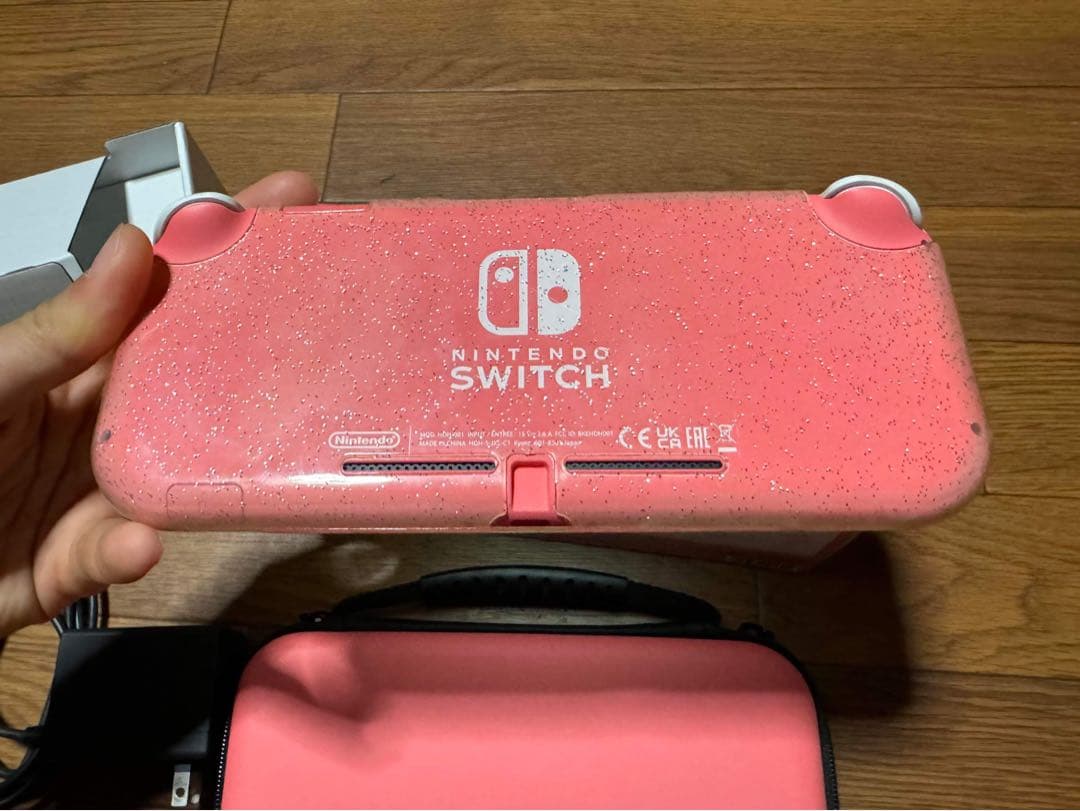 美品 ニンテンドースイッチライト 本体 ケース付き NintendoSwitch