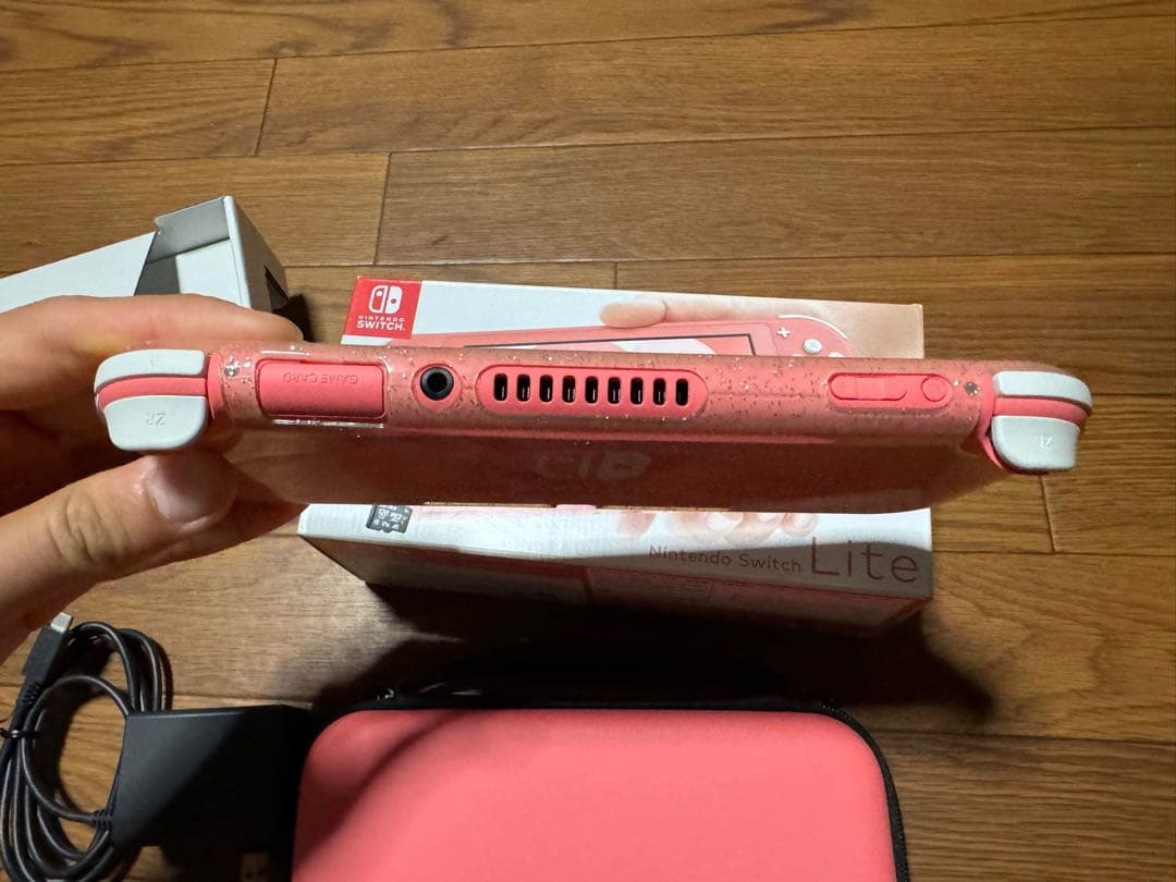 美品 ニンテンドースイッチライト 本体 ケース付き NintendoSwitch