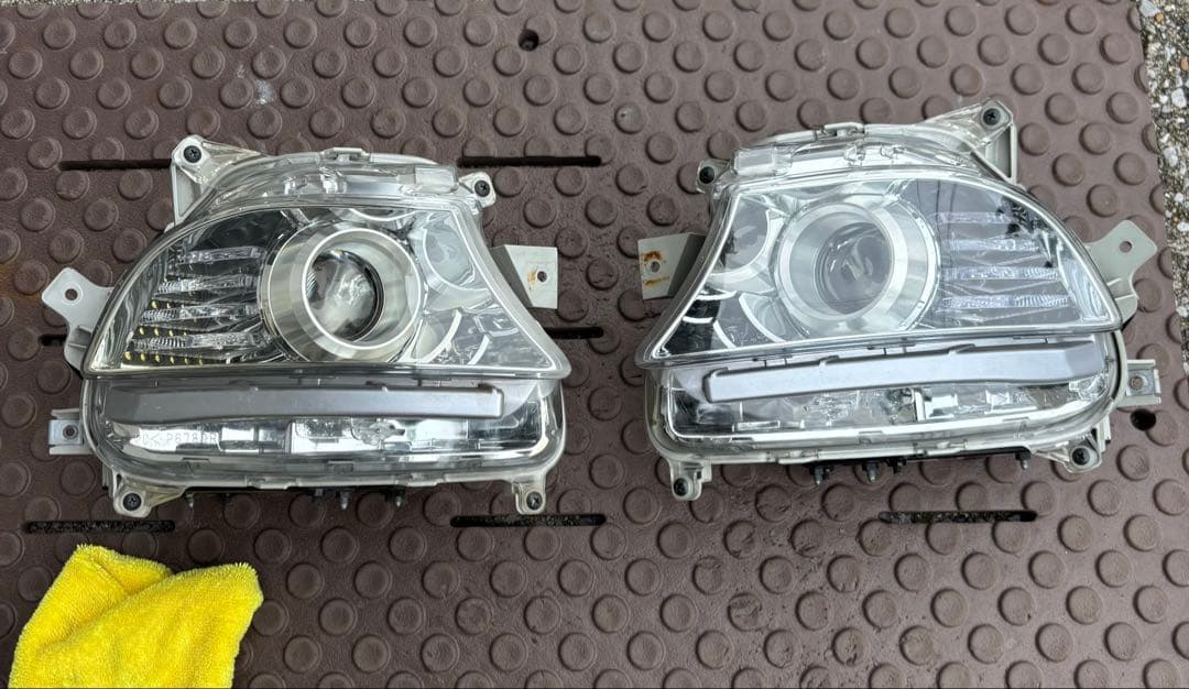 LEXUS LS460前期型　ディスチャージフォグランプ